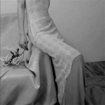 孤傲冷艳淡漠女生头像