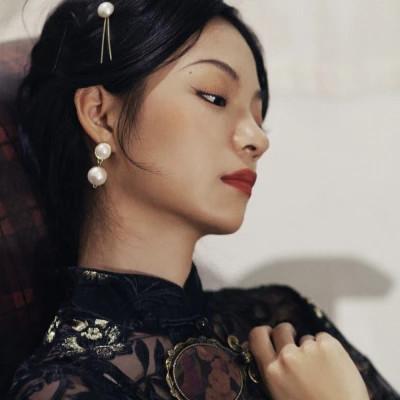 孤傲冷艳淡漠女生头像
