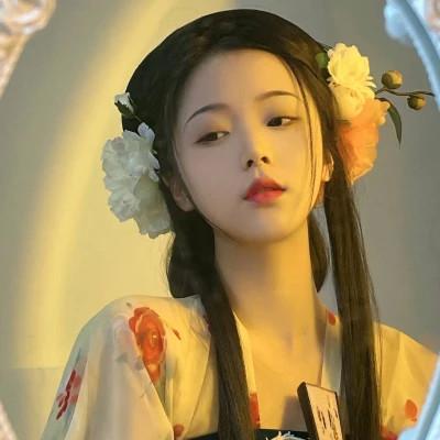 孤傲冷艳淡漠女生头像