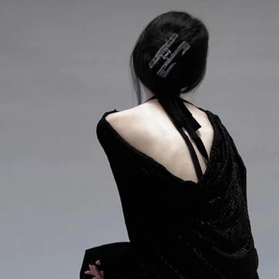 孤傲冷艳淡漠女生头像