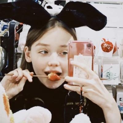 女生复古胶片风小众头像图片