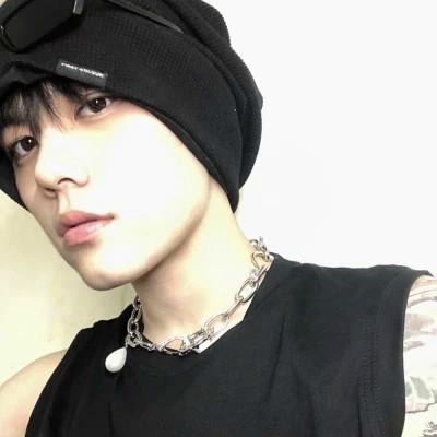 2023头像最新版男生，爆红男生推荐