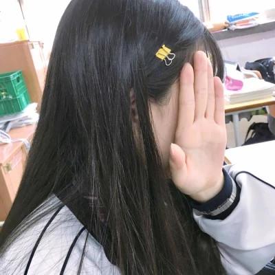 18岁的女生头像照片