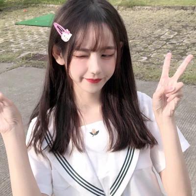 18岁的女生头像照片