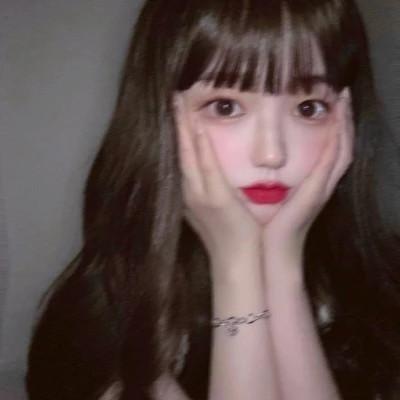 18岁的女生头像照片