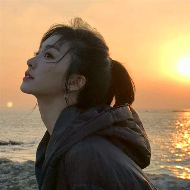 女生夕阳头像海边风景唯美图片