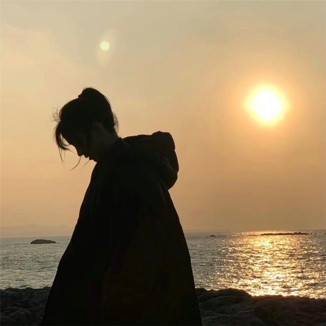 女生夕阳头像海边风景唯美图片