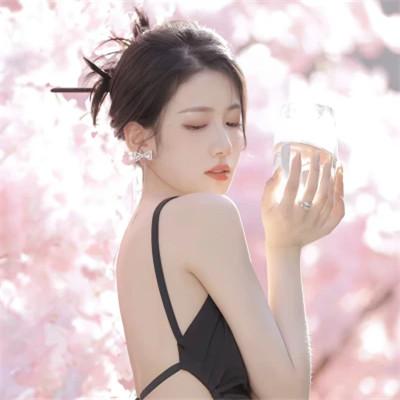 女生头像高级感冷艳高清图片