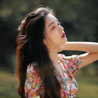唯美森系复古文艺女生头像