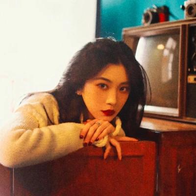 唯美森系复古文艺女生头像