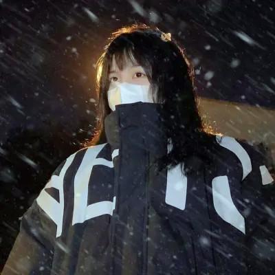 情侣头像慵懒偏冷淡风 随性慵懒的浪漫气质
