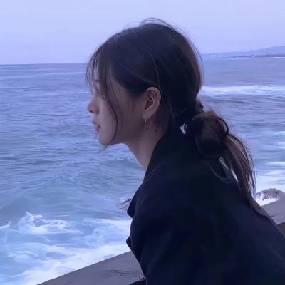 唯美高级优雅头像女生背影图片 好美的意境