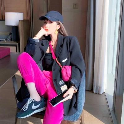 社会女头像全身高清图片