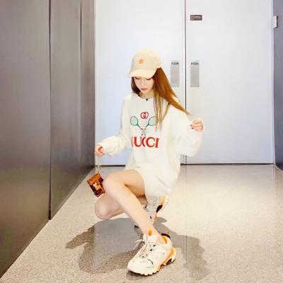 社会女头像全身高清图片