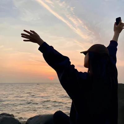 唯美高级优雅头像女生背影图片 好美的意境
