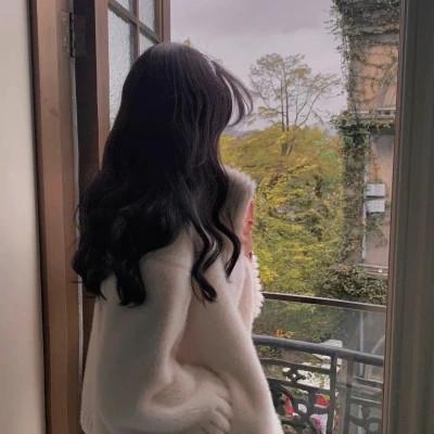 少女背影图片唯美微信头像