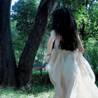 少女背影图片唯美微信头像