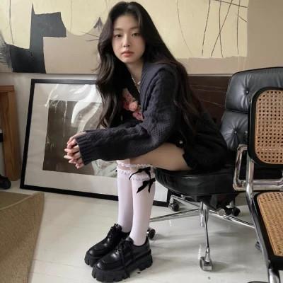 可盐可甜的头像真人女生