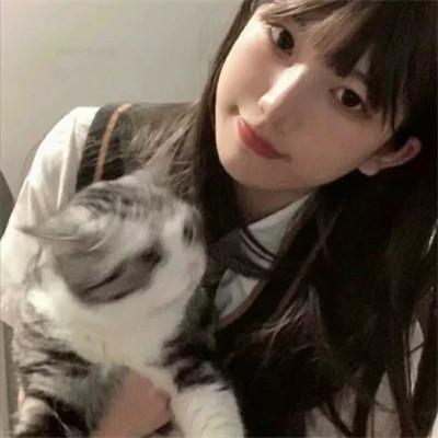 可盐可甜的头像真人女生