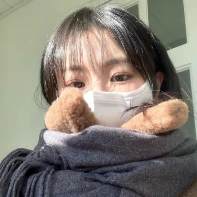 可盐可甜的头像真人女生