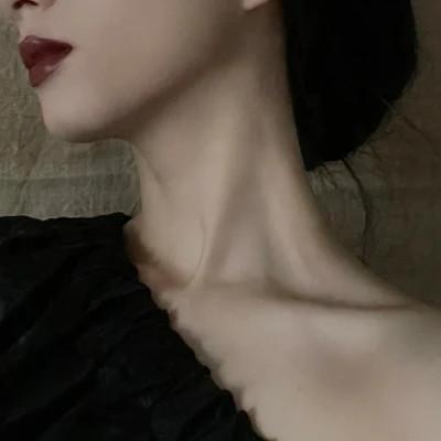 头像女高冷御姐身材