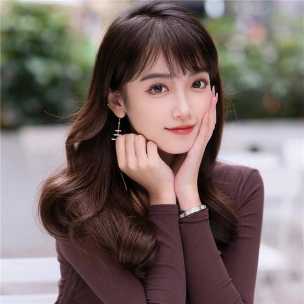 五官精致成熟型气质美女头像图片