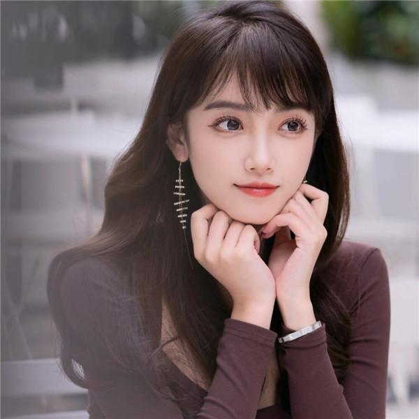 五官精致成熟型气质美女头像图片