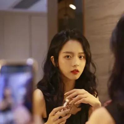 女性知性的图片头像 温婉知性气质佳