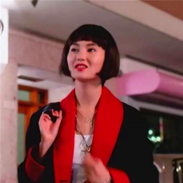 周星驰一左一右情侣头像图片 星爷情头