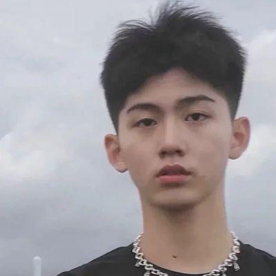 不明显的单人情头 一男一女高清好看不明显的情侣头像ins风格图片