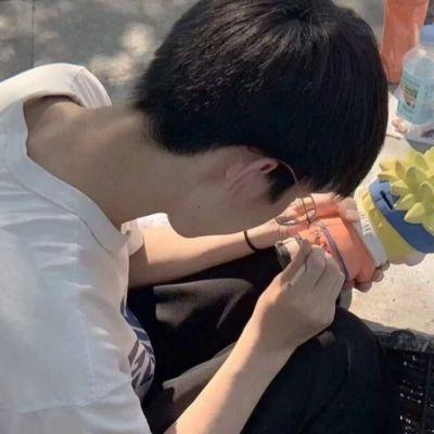 真人背影侧脸头像情侣,高清一男一女的单人情侣头像背影侧脸图片