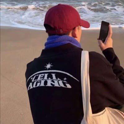 不明显的单人情头 一男一女高清好看不明显的情侣头像ins风格图片