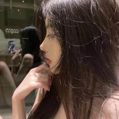 抢眼的女生微信真人头像图片大全