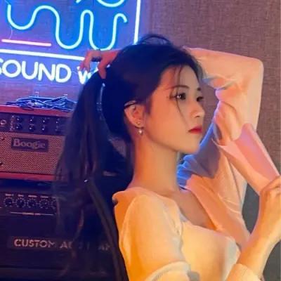 抢眼的女生微信真人头像图片大全