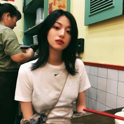 男女情侣头像一左一右真人高清图片,流行风格