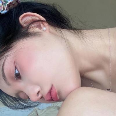 超级干净小众的ins女生头像图片