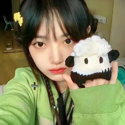 抢眼的女生微信真人头像图片大全