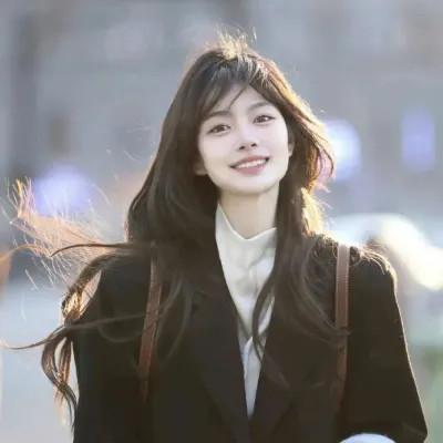 抢眼的女生微信真人头像图片大全