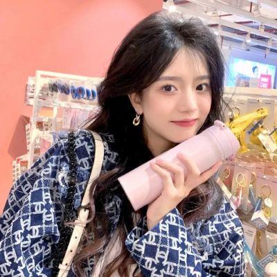 2023超火女生微信头像图片真人好看