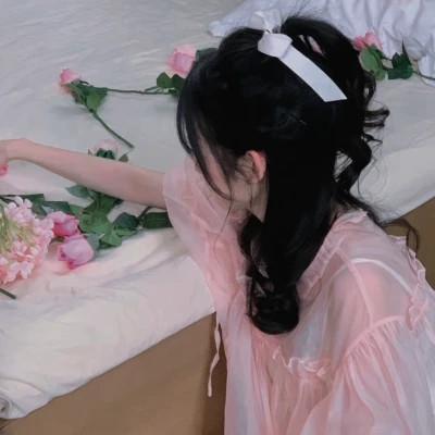 高质量真人女生背影头像图片
