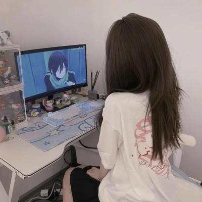 高质量真人女生背影头像图片