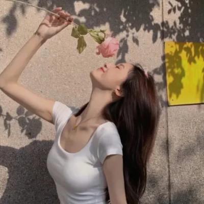高质量真人女生背影头像图片