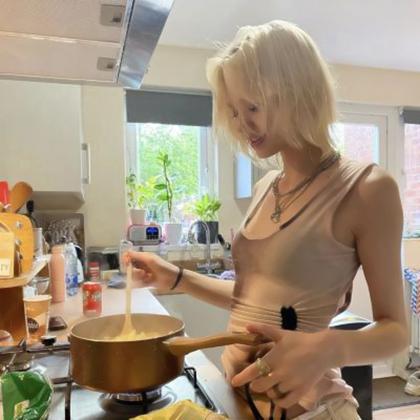 欧美头像女生小众高级高清真人图片