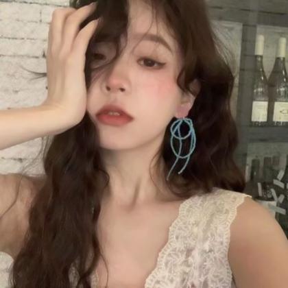 高端气质女头,高清小众气质高级感的头像女生图片