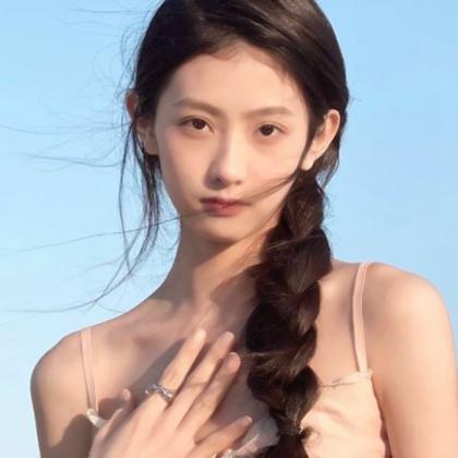 高级感微信头像推荐女生高清图片