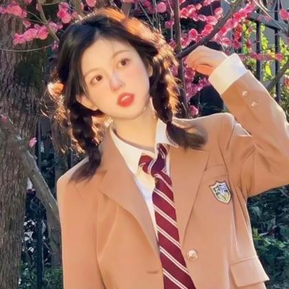 浪漫美丽女生头像 高清带花的浪漫唯美女生头像图片大全