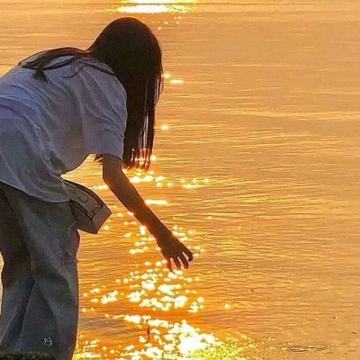 日落唯美女生头像,高清好看的黄昏温柔日落唯美女生头像图片