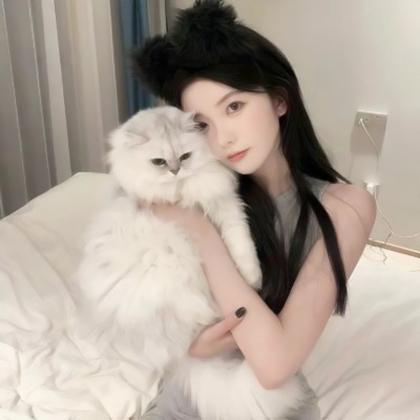 女生抱猫咪的头像图片,漂亮真人女生抱宠物头像高清