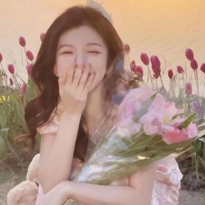 浪漫美丽女生头像 高清带花的浪漫唯美女生头像图片大全