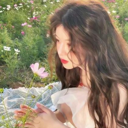 浪漫美丽女生头像 高清带花的浪漫唯美女生头像图片大全